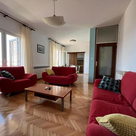 Apartment Lily Подстрана Екстериор снимка