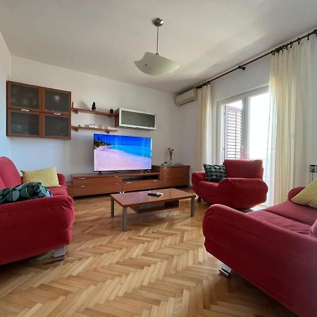 Apartment Lily Подстрана Екстериор снимка