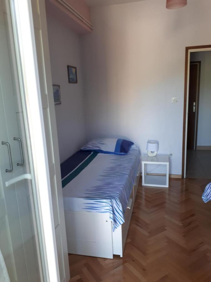 Apartment Lily Подстрана Екстериор снимка